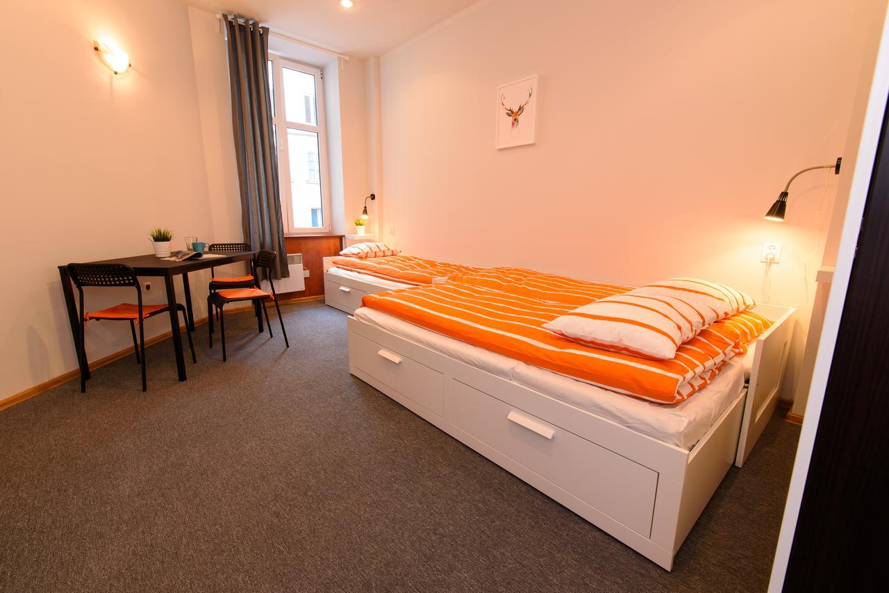 Constitution Square Rooms Varşovia Exterior foto